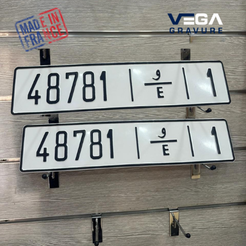 Model 4 International : 2 Plaque 150 dh